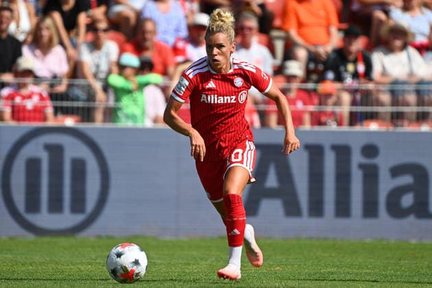 Linda DALLMANN FCB, Action, Individual Action, Single Image, Cutout, Full-Body Shot, Full-Figure Shot, Soccer Friendly Match: Bayern Munich Women vs. Paris FC on August 9, 2026, at Sportpark Unterhaching, 2026–2027 Season,