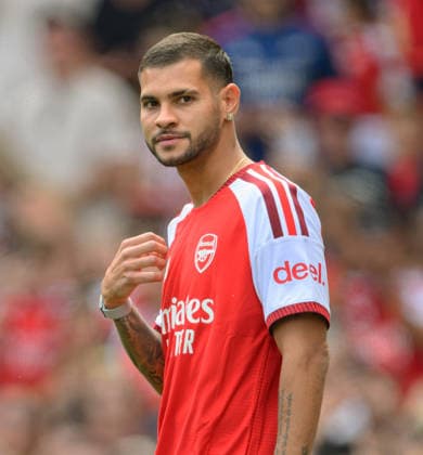 09 August 2026 - Arsenal v Borussia Dortmund - Emirates Stadium - London. Arsenal v Borussia Dortmund - Emirates Stadium - London. New signing Bruno Guimaraes is presented to the Arsenal fans. Picture : Mark Pain LONDON England  Copyright: xMarkxPainx