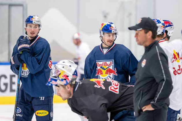 Veit Oswald 27, EHC Red Bull Munich; Lucas Thaler 48, EHC Red Bull Munich; EHC Red Bull Munich Press Workout, August 10, 2026, Munich, Bavaria, Germany Copyright: xkolbert-press UlrichxGamelx
