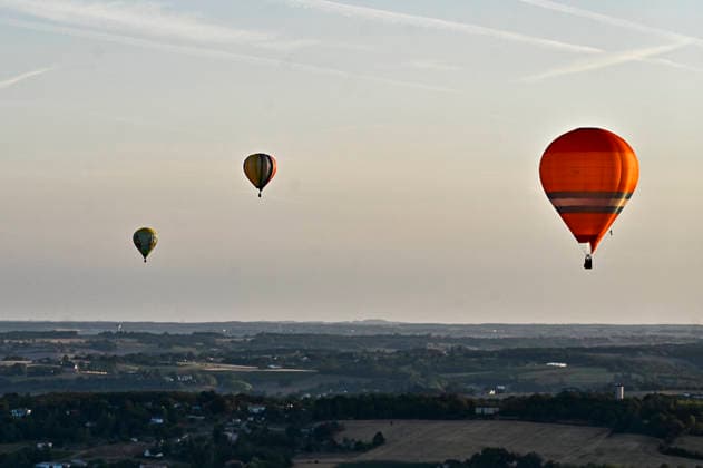NEWS : Championnats de France de Montgolfieres - Marmande - 10 08 2026 Vol des Motgolfieres au dessus de la ville de Marmande en Lot et Garonne Marmande  Copyright: xThierryxBretonx