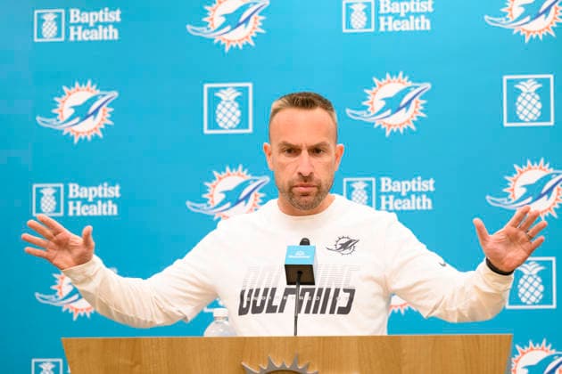 MIAMI GARDENS, FL - AUGUST 10: Miami Dolphins head coach Jeff Hafley gestures as he speaks to the media during the Miami Dolphins Training Camp on August 10 2026, at the Baptist Health Training Complex in Miami Gardens, FL. (Photo by Doug Murray Icon Sportswire) NFL, American Football Herren, USA AUG 10 Dolphins Training Camp EDITORIAL USE ONLY Icon796260810097