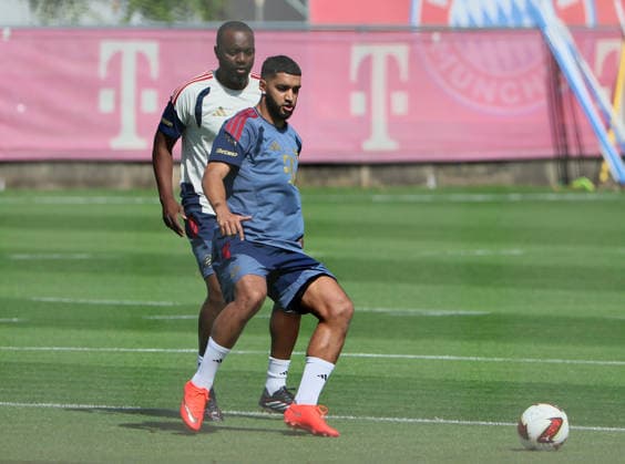 August 10, 2026, FC Bayern Training, Saebenerstrasse, Munich, Soccer, Sports, Pictured: Floribert NGalula (FC Bayern Munich) vs. Ismael Saibari (FC Bayern Munich)