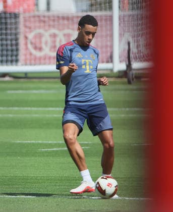 August 10, 2026, FC Bayern Training, Saebenerstrasse, Munich, Soccer, Sports, Pictured: Jamal Musiala of FC Bayern Munich with the ball