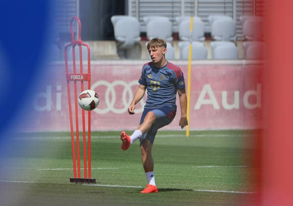 August 10, 2026, FC Bayern Training, Saebenerstrasse, Munich, Soccer, Sports, Pictured: Lennart Karl, FC Bayern Munich