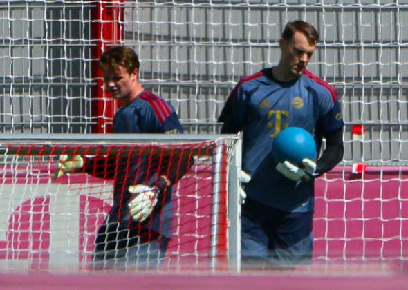August 10, 2026, FC Bayern Training, Saebenerstrasse, Munich, Soccer, Sports, Pictured: Jonas Urbig (FC Bayern Munich) and Manuel Neuer (FC Bayern Munich)
