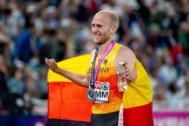August 10, 2026, GBR, Track and Field, 2026 European Championships, Evening Session Day 1, Birmingham Florian Bremm of Germany celebrates at the finish line with a flag, having won the silver medal for second place in the men’s 5,000-meter race, final, at Alexander Stadium in Birmingham, England, United Kingdom Copyright: xNordphoto Memmlerx