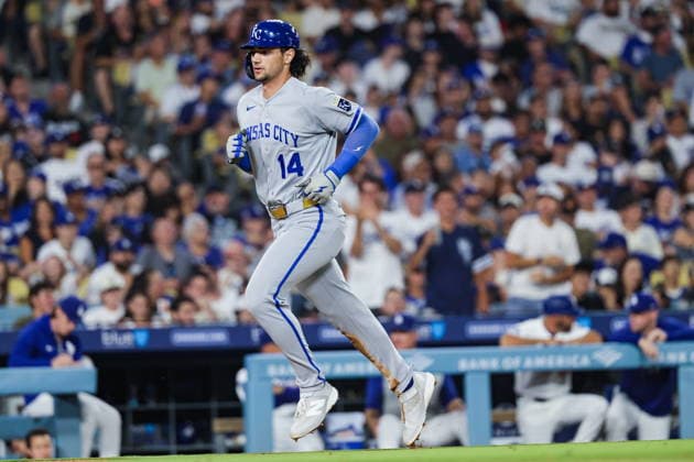 MLB, Baseball Herren, USA - Los Angeles Dodgers vs Kansas City Royals Royals first baseman Jac Caglianone reaches home after a home run in the second inning of an MLB game between the Los Angeles Dodgers and Kansas City Royals at Uniqlo Field in Dodger Stadium in Los Angeles, California, USA, 10 August 2026. LOS ANGELES CALIFORNIA United States  Copyright: xCHRISxTORRESx