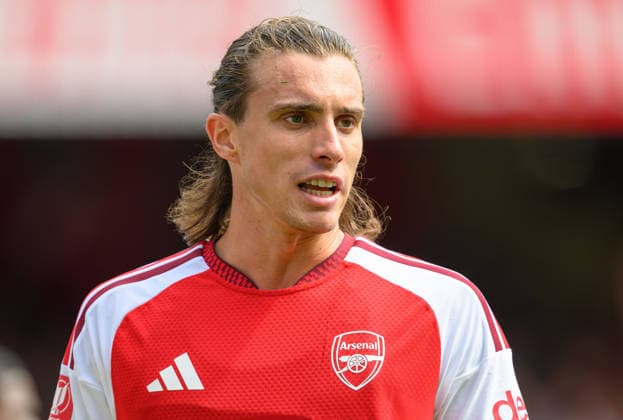 09 August 2026 - Arsenal v Borussia Dortmund - Emirates Stadium - London. Arsenal v Borussia Dortmund - Emirates Stadium - London. Arsenal s Riccardo Calafiori in action. Picture : Mark Pain LONDON England  Copyright: xMarkxPainx