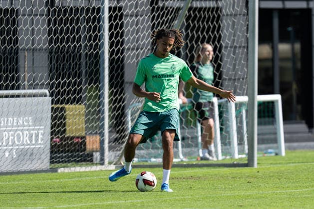 August 11, 2026, GER Germany, Soccer, 2026–2027 Season, Werder Bremen Training Camp, Day 2 of SV Werder Bremen’s training camp in Harsewinkel, Marienfeld; Kenny Queta, SV Werder Bremen, 19 individual moves, full-body, ball at his feet, Harsewinkel, Marienfeld, Hotel Residence Klosterpforte, North Rhine-Westphalia (NRW), Germany Copyright: xnordphotoxGmbHx xChristianxSchulzex