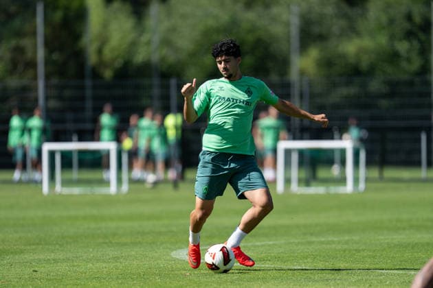 August 11, 2026, GER Germany, Soccer, 2026–2027 Season, Werder Bremen Training Camp, Day 2 of SV Werder Bremen’s training camp in Harsewinkel, Marienfeld: Darwin Soylu (SV Werder Bremen), 34, individual play, full-body movement, ball at his feet, Harsewinkel, Marienfeld, Hotel Residence Klosterpforte, North Rhine-Westphalia (NRW), Germany Copyright: xnordphotoxGmbHx xChristianxSchulzex