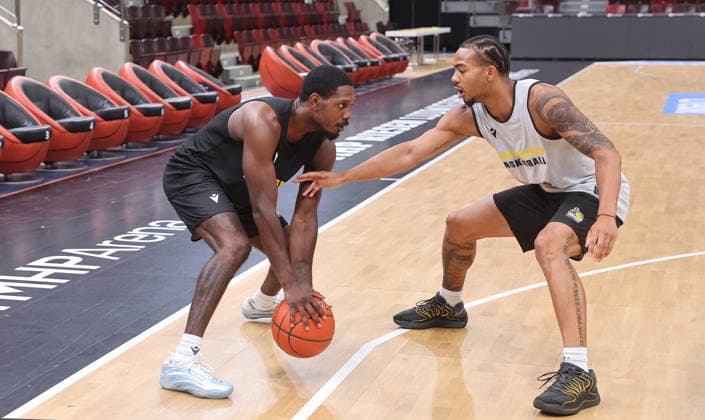 Ludwigsburg, MHP Riesen Ludwigsburg basketball practice, from left: David Joplin, Ish Leggett