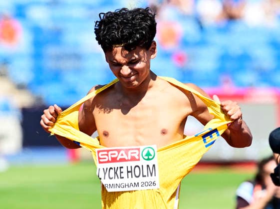 The image is included in the SPORTS PACKAGE. For others PAID IMAGE.