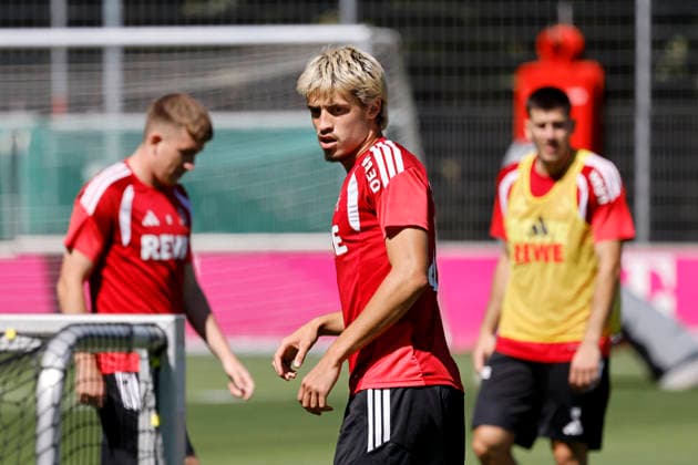 Soccer player Gil Neves, midfielder, during a public training session of 1. FC Köln at Geißbockheim in Cologne, August 11, 2026. DFL and DFB regulations prohibit any use of photographs as image sequences and or quasi-video. NRW, Germany Copyright: xChristophxHardtx