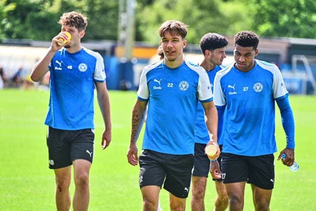 August 11, 2026, Soccer, Men s, 2nd Division, 2026–2027 Season, Holstein Kiel training session: Moritz Reimers (right) with Ikem Ugoh (left) and Hamza Muqaj (left), Kiel, Projensdorf, Projensdorf, Training Ground, Schleswig-Holstein, Germany
