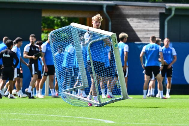 August 11, 2026, Soccer, Men s, 2nd Division, 2026–2027 Season, Holstein Kiel Training: Till Wiese Wears a Minitor Kiel, Projensdorf, Projensdorf, Training Field, Schleswig-Holstein, Germany