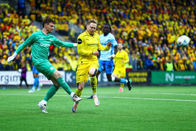 Soccer, Champions League 2025–2026 Bodo Glimt Union Saint Gilloise Bodo 20260811 Vic Chambaere and Ola Brynhildsen during the Champions League qualifying match between Bodo Glimt and Union Saint Gilloise at Aspmyra Stadium Photo: Mats Torbergsen NTB Bodo Norway EDITORIAL USE ONLY RESTRICTED USE FOR BETTING COMPANIES  Copyright: xMatsxTorbergsenx xNTBx