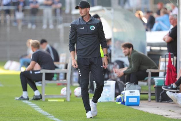 August 26, 2026, GER, Regionalliga Nord, Soccer, Matchday 1, 2026–2027 Season, Dietmar Scholze Stadium at the Lohmühle, VfB Lübeck vs. VfB Oldenburg Coaching Zone, Sideline, Coaches’ Area, Technical Zone, Coach Kevin Rodewald, VfB Lübeck, Photo: nordphoto GmbH, Tauchnitz, Lübeck, Dietmar Scholze Stadium at the Lohmühle, SH, Germany Copyright: xnordphotoxGmbHx xTauchnitzx