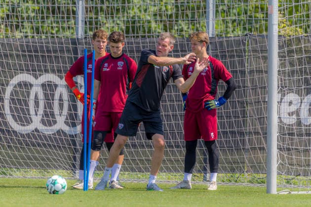 Ingolstadt, Germany, August 11, 2026, 3rd League 2026–2027, FC Ingolstadt 04 Training. Pictured from left: Goalkeeper David Klein (FCI), Goalkeeper Markus Ponath (FCI), goalkeeper coach Alexander Kunze (FCI), and goalkeeper Rafael Eßlinger (FCI) at the Audi Sportpark Bayern training facility Copyright: xFotostandx xSchäferx