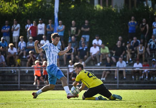 Soccer WFV Cup 2026–2027, Round 3, August 11, 2026: FC Rottenburg vs. SV Stuttgarter Kickers; David Stojak (left), Kickers, against goalkeeper Julian Haefner (right), FC Rottenburg