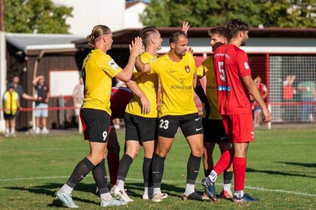 Collective celebration after Marlon Fass s 0–2 goal for SG Sonnenhof Großaspach, 09, SSV Schwäbisch Hall vs. SG Sonnenhof Großaspach, Soccer, WFV Cup, 3rd Round, August 11, 2026, Schwäbisch Hall, Baden-Württemberg, Germany Copyright: xkolbert-press PhilipxZieglerx