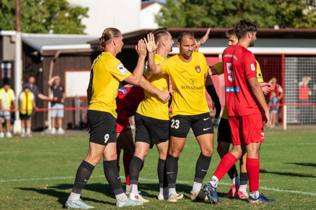 Collective celebration after Marlon Fass s 0-2 goal for SG Sonnenhof Großaspach, 09, SSV Schwäbisch Hall vs. SG Sonnenhof Großaspach, Soccer, WFV Cup, Round 3, August 11, 2026, Schwäbisch Hall, Baden-Württemberg, Germany Copyright: xkolbert-press PhilipxZieglerx