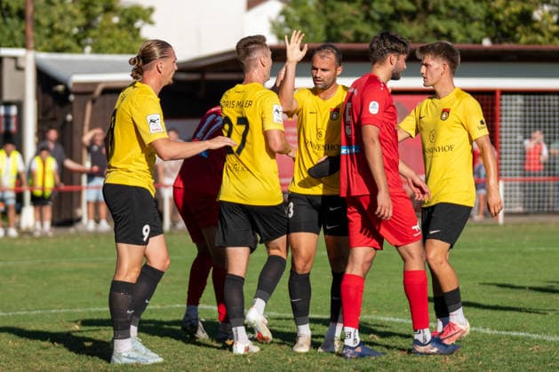Collective celebration after Marlon Fass s 0-2 goal for SG Sonnenhof Großaspach, 09, SSV Schwäbisch Hall vs. SG Sonnenhof Großaspach, Soccer, WFV Cup, Round 3, August 11, 2026, Schwäbisch Hall, Baden-Württemberg, Germany Copyright: xkolbert-press PhilipxZieglerx