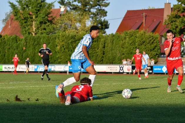 Raphael Langer, FC Rottenburg, 03; David Udogu, SV Stuttgarter Kickers, 27; FC Rottenburg vs. SV Stuttgarter Kickers; Soccer; WFV Cup; Group 3; Round 3; Württemberg; 2026–2027 Season; August 11, 2026, FC Rottenburg vs. SV Stuttgarter Kickers, Soccer, WFV Cup, Group 3, Round 3, Württemberg, 2026–2027 Season, August 11, 2026, Rottenburg am Neckar Copyright: xEibner-Pressefoto RalphxKunzex EP_RKE