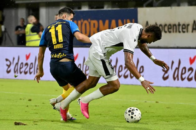 CELJE; SLOVENIA - ARMENIA 11: Junior Bueno of Ararat-Armenia (R) in action against Milot Avdyli of Celje (L) during the UEFA Champions League QR-3 second match between Celje (Slovenia) and Ararat-Armenia (Armenia) at Stadion Celje, Celje on August 11, 2026 in Celje, Slovenia. (Photo by Igor Kupljenik Sports Press Photo). Copyright: xIgorxKupljenikx xSPPx Sportspressphoto_SPR204346