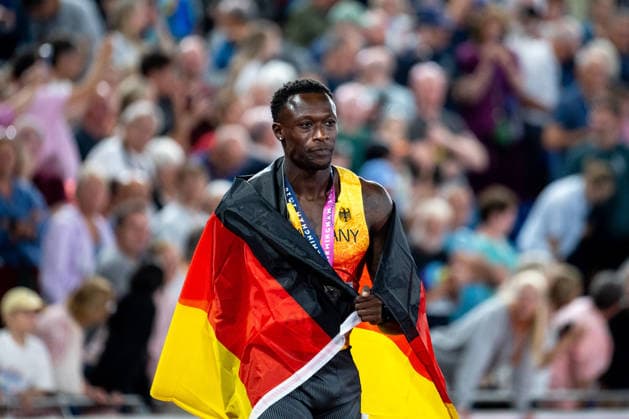 August 11, 2026, GBR, Track and Field, 2026 European Championships, Evening Session, Day 2, Birmingham: Owen Ansah of Germany celebrates his third-place finish and bronze medal in the men’s 100-meter dash final at Alexander Stadium in Birmingham, England, United Kingdom Copyright: xNordphoto Memmlerx