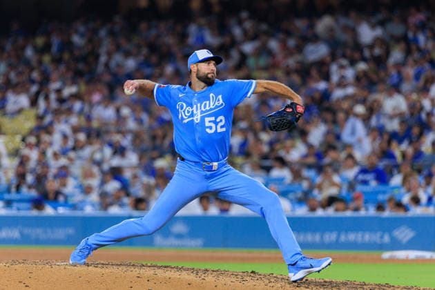 August 11, 2026, Los Angeles, California, USA: Starting pitcher, Michael Wacha 52 of the Kansas City Royals during a regular season MLB, Baseball Herren, USA game against the Los Angeles Dodgers on Tuesday August 11, 2026 at Dodger Stadium in Los Angeles, California. JAVIER ROJAS PI Dodgers Vs. Royals  - ZUMAp124 20260811_zaa_p124_037 Copyright: xJavierxRojasx