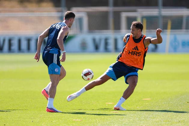 August 12, 2026, Soccer, FC Schalke 04 training session featuring Robin Gosens (FC Schalke 04) and Nikola Katic (FC Schalke 04), Gelsenkirchen, FC Schalke 04 training facility, North Rhine-Westphalia, Germany, xRHR PHOTO YYx Copyright: RHR-FOTOx RHR-FOTO YY