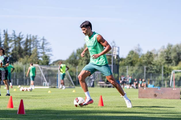 August 12, 2026, GER Germany, Soccer, 2026–2027 Season, Werder Bremen Training Camp, Day 3 of SV Werder Bremen’s training camp in Harsewinkel Marienfeld, 2nd training session of the day: Julian Malatini, SV Werder Bremen; No. 22 training separately; rehabilitation training; individual training; individual drills; full-body exercises; ball at his feet; Harsewinkel Marienfeld; Hotel Residence Klosterpforte; North Rhine-Westphalia (NRW), Germany Copyright: xnordphotoxGmbHx xChristianxSchulzex