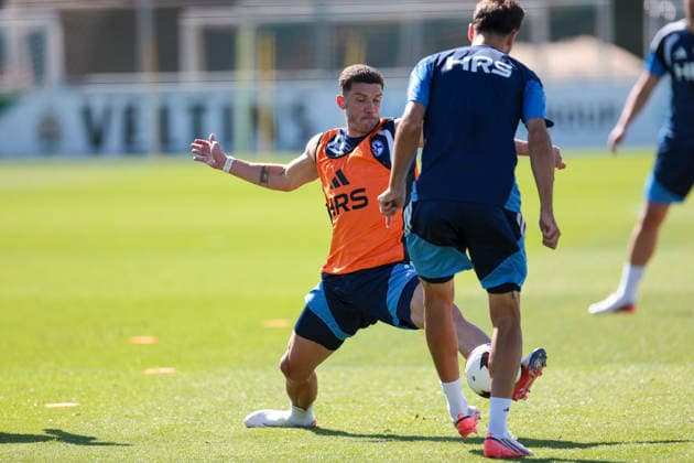 August 12, 2026, Soccer, FC Schalke 04 Training Session: Robin Gosens, FC Schalke 04, in Action at the Gelsenkirchen Training Facility, FC Schalke 04, North Rhine-Westphalia, Germany, xRHR, PHOTO YYx Copyright: RHR-FOTOx RHR-FOTO YY