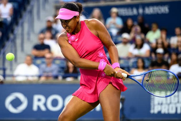 August 11, 2026, Toronto, Ontario, Canada: NAOMI OSAKA of Japan returns the ball during her quarterfinal match against Elena Rybakina of Kazakhstan at the National Bank Open, part of the Hologic WTA, Tennis Damen Tour at Sobeys Stadium. Toronto Canada - ZUMAr228 20260811_znp_r228_012 Copyright: xVasiliyxRyabykhx