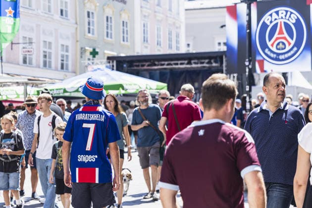 Paris Saint-Germain supporter prior to the UEFA Super Cup Final match between Paris Saint-Germain and Aston Villa at Red Bull Arena, Salzburg, Wals-Siezenheim on August 12th,2026 (Photo by Joao Bravo Sports Press Photo) Copyright: xJoaoxBravo SportsxPressxPhotox Sportspressphoto_SPR204574
