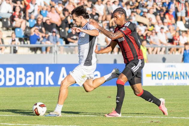 Friendly Match: FSV Frankfurt vs. Eintracht Frankfurt, August 12, 2026. Destiny Obiogumu (FSV Frankfurt, No. 17) scores on a run, beating Otavio (Eintracht Frankfurt, No. 5). FSV Frankfurt vs. Eintracht Frankfurt, Frankfurt, BBBank Arena, August 12, 2026 Copyright: xBEAUTIFULxSPORTS Gawlikx