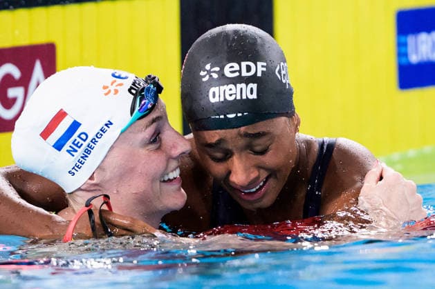 August 12, 2026: Sara Curtis of Italy is being hugged by Marrit Steenbergen of the Netherlands after breaking the world record while competing in the women’s 50-meter backstroke semifinal on Day 13 of the 2026 European Aquatics Championships on August 12, 2026 in Saint Denis. Photo by Joel Marklund, BILDBYRAN, code JM JM0840 bbeng swimming 2026 European Aquatics Championships European Championships women s celebration  Copyright: JOELxMARKLUND BB260812JM121