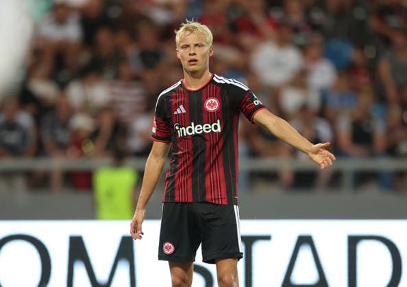 August 12, 2026, Soccer Friendly Match, FSV Frankfurt vs. Eintracht Frankfurt, from left, Oscar Hojlund of Eintracht Frankfurt gives instructions, gesticulates, waves his arms, gives instructions, gesticulates. DFL and DFB regulations prohibit any use of photographs as image sequences and or quasi-video. xdcx Copyright: HMBxMedia Claus