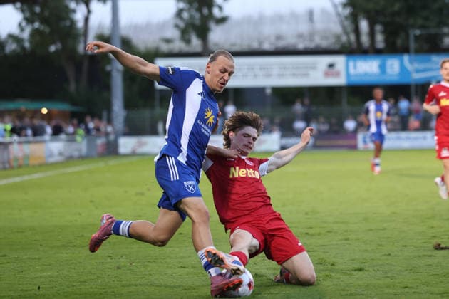 Soccer I Men s I 2026–2027 Season I Regionalliga Nord I Matchday 3 I Eintracht Norderstedt vs. BSV Kickers Emden I August 12, 2026 Matti Tjaden 11, BSV Kickers Emden Leo Bera 22, FC Eintracht Norderstedt, Edmund Plambeck Stadium, Norderstedt, Schleswig-Holstein, Germany Copyright: xLobeca RalfxHomburgx