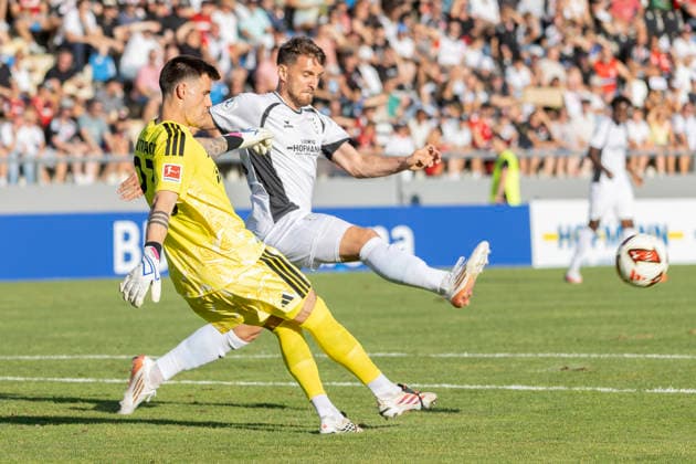Friendly Match: FSV Frankfurt vs. Eintracht Frankfurt, August 12, 2026. Michael Zetterer (Eintracht Frankfurt, No. 23) beats Amar Suljic (FSV Frankfurt, No. 14) to the ball. FSV Frankfurt vs. Eintracht Frankfurt, Frankfurt, BBBank Arena, August 12, 2026 Copyright: xBEAUTIFULxSPORTS Gawlikx