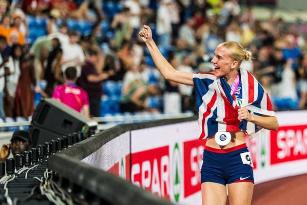 European Athletics Championships, Birmingham, August 12, 2026 BIRMINGHAM, UNITED KINGDOM AUGUST 12 Emily Newnham (GBR) of Great Britain, wearing the silver medal in the women’s 400-meter hurdles, on the victory lap on August 12, 2026, in Birmingham, United Kingdom Copyright: xBEAUTIFULxSPORTS UlfxSchillerx