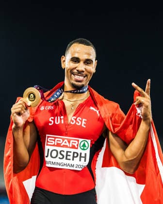 European Athletics Championships, Birmingham, August 12, 2026 BIRMINGHAM, UNITED KINGDOM, AUGUST 12—Jason Joseph of Switzerland poses with the flag and his gold medal after his victory in the men’s 110-meter hurdles at the European Athletics Championships on August 12, 2026, in Birmingham, United Kingdom Copyright: xBEAUTIFULxSPORTS UlfxSchillerx