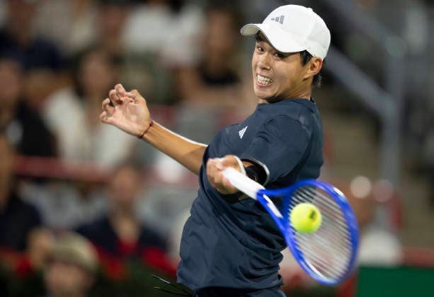 August 12, 2026, Montreal, Pq, Canada: Learner Tien of the United States hits a return to his compatriot Ben Shelton during semifinal tennis action at the National Bank Open in Montreal on Wednesday, Aug. 12, 2026. Canada News - August 12, 2026  - ZUMAc35_ 20260812_zaf_c35_071 Copyright: xChristinnexMuschix