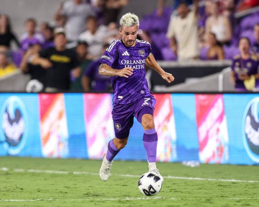 August 12, 2026, Orlando, Florida, USA: Orlando City SC forward ANTOINE GRIEZMANN (7) dribbles the ball during a match against Atlo tico San Luis. Orlando City SC hosted Athletico San Luis in a Leagues Cup match at Inter.Co Stadium in Orlando, FL. Orlando USA - ZUMAm299 20260812_znp_m299_027 Copyright: xTaylorxMcFeex