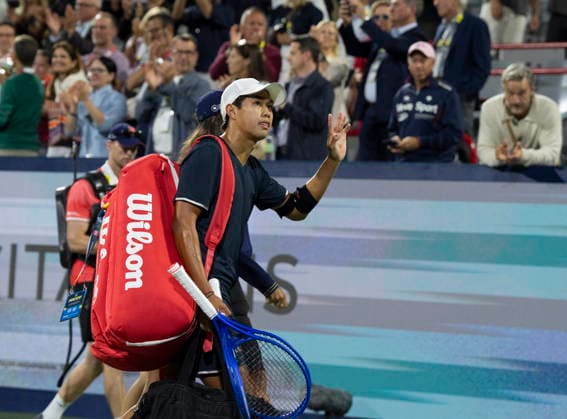 August 12, 2026, Montreal, Pq, Canada: Learner Tien of the United States waves to the crowd as he leaves centre court following his loss to compatriot Ben Shelton during semifinal tennis action at the National Bank Open in Montreal on Wednesday, Aug. 12, 2026. Canada News - August 12, 2026  - ZUMAc35_ 20260812_zaf_c35_098 Copyright: xChristinnexMuschix