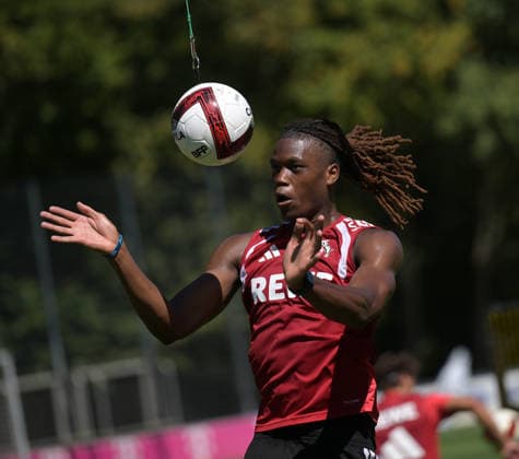August 13, 2026, xophax, Soccer, Bundesliga 1, 1. FC Köln Training at Geissbockheim, Elias Bakatukanda, 1. FC Köln, Heading Drill, Kitzbühel