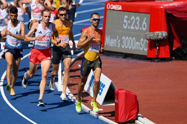 BIRMINGHAM, GREAT BRITAIN - August 13: Daniel Arce (Spain) leading the pace during the 3000 metres steeplechase semi-final run during the European Athletics Championships 2026 at Alexander Stadium in Birmingham, Great Britain (Photo by Sven Beyrich Sports Press Photo) Copyright: xSvenxBeyrich SportsxPressxPhotox Sportspressphoto_SPR205522