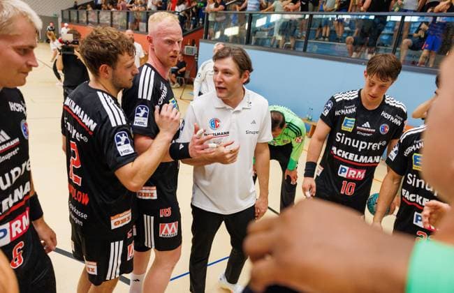 August 13, 2026 Handball Season 2026–2027 Exhibition Game Friendly Match HC Erlangen HCE vs. SG BBM Bietigheim Women s Team xdaxmax Johannes Sellin, coach of HC Erlangen HCE, speaks to the team after the game