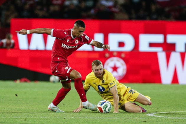 IPA87452819 - CSKA s Leandro Godoy in action against Maccabi s Ido Shahar during the Europa League qualifying match between PFC CSKA and Maccabi Tel Aviv FC at Vasil Levski National Stadium in Sofia, Bulgaria, on August 13, 2026  Copyright: xIvanxSxIvanov IPAxSportx xx 87452819