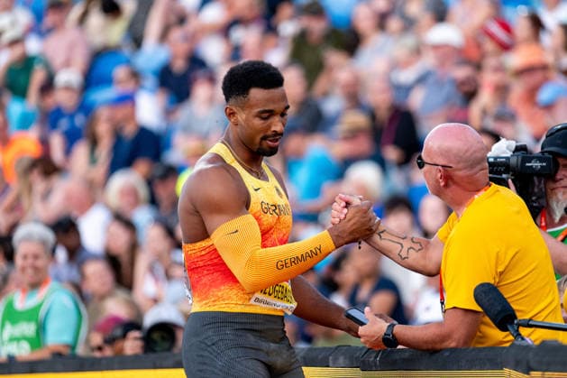 August 13, 2026, GBR, Track and Field, 2026 European Championships, Evening Session, Day 4, Birmingham; Leo Neugebauer of Germany with his coach, Men s Decathlon, Javelin Throw, Birmingham Alexander Stadium, England, Great Britain Copyright: xNordphoto Memmlerx